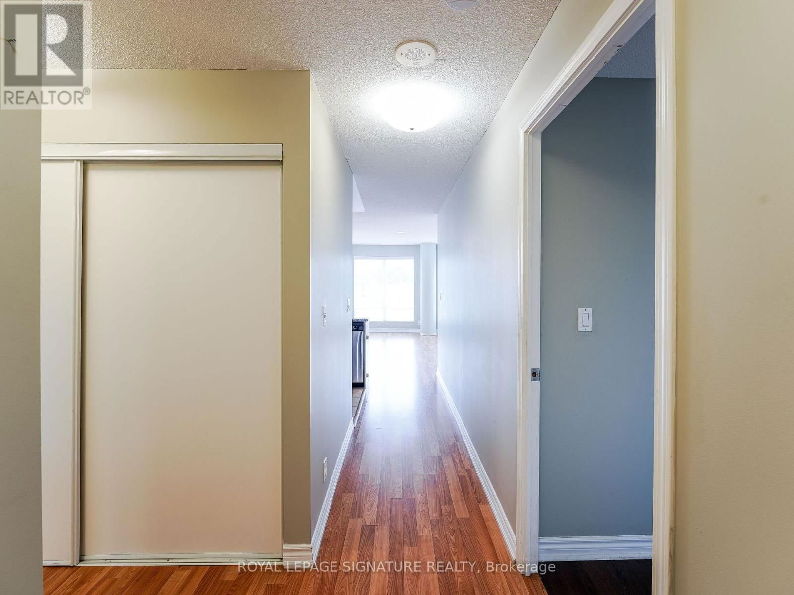 201 - 18 HARDING BOULEVARD Image 10