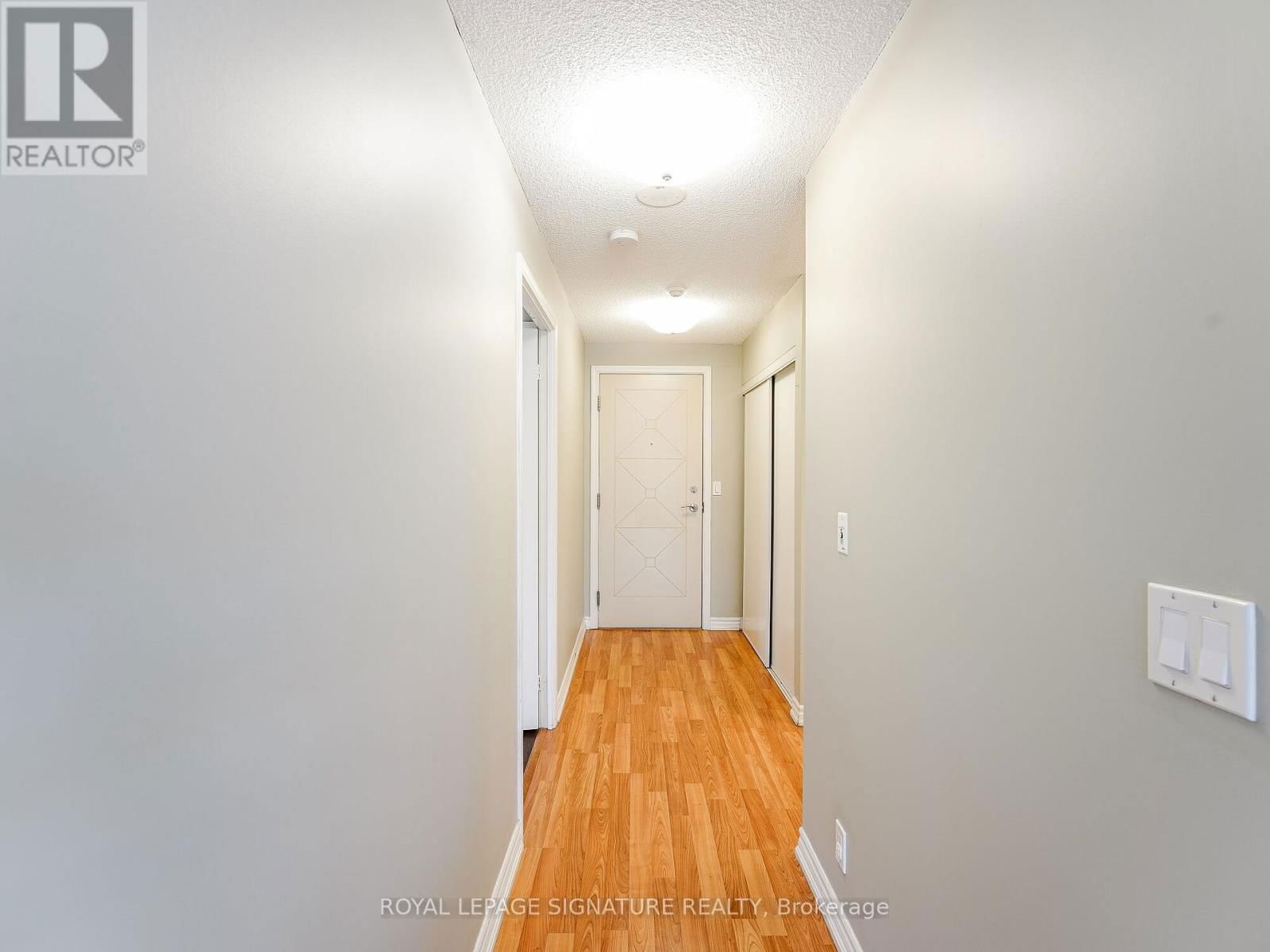 201 - 18 HARDING BOULEVARD Image 11