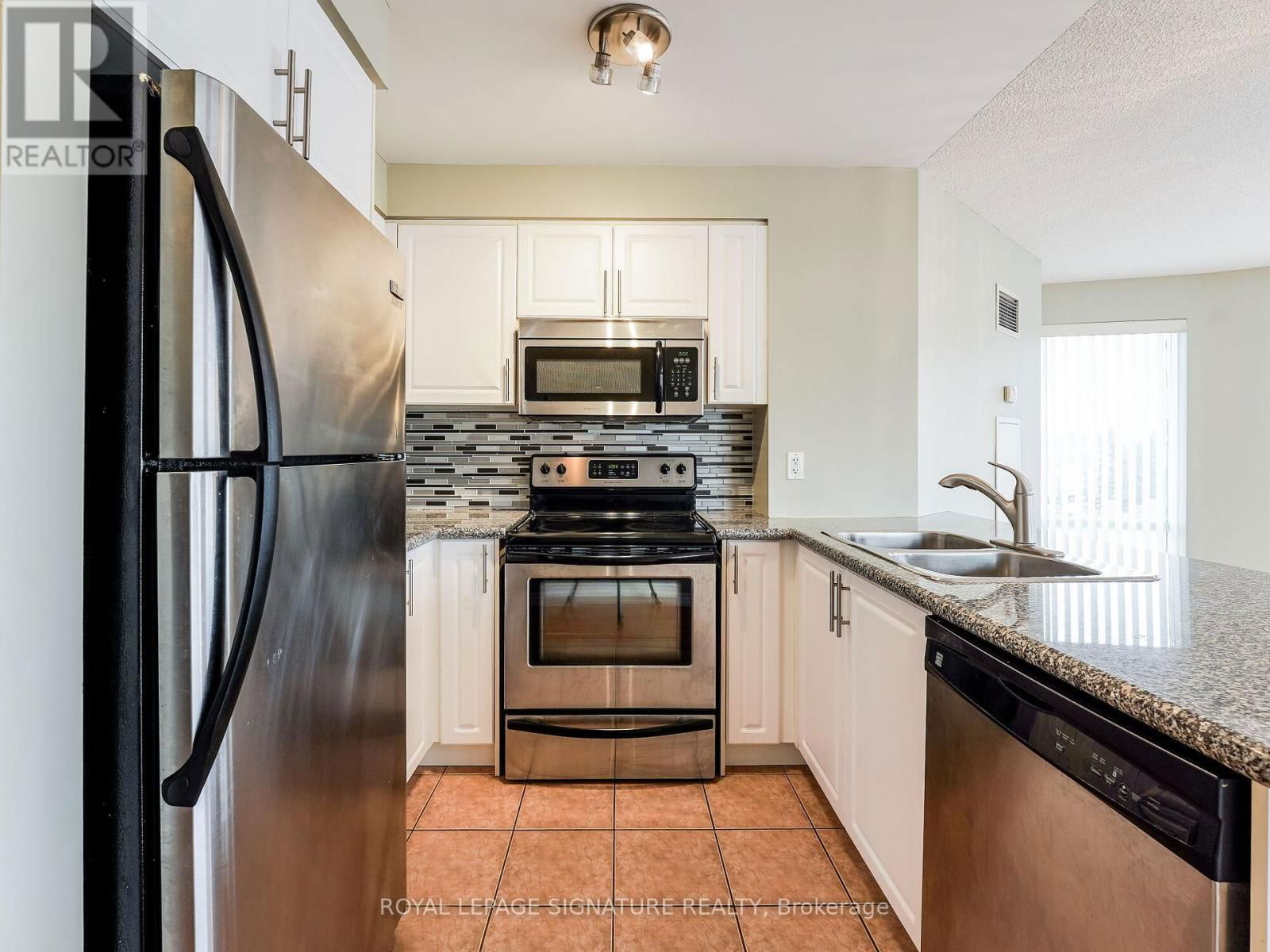 201 - 18 HARDING BOULEVARD Image 14