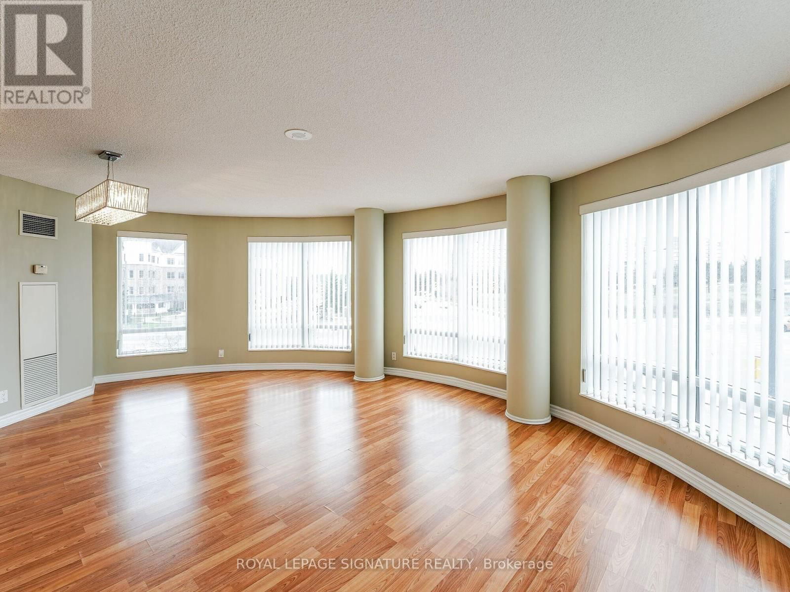 201 - 18 HARDING BOULEVARD Image 19