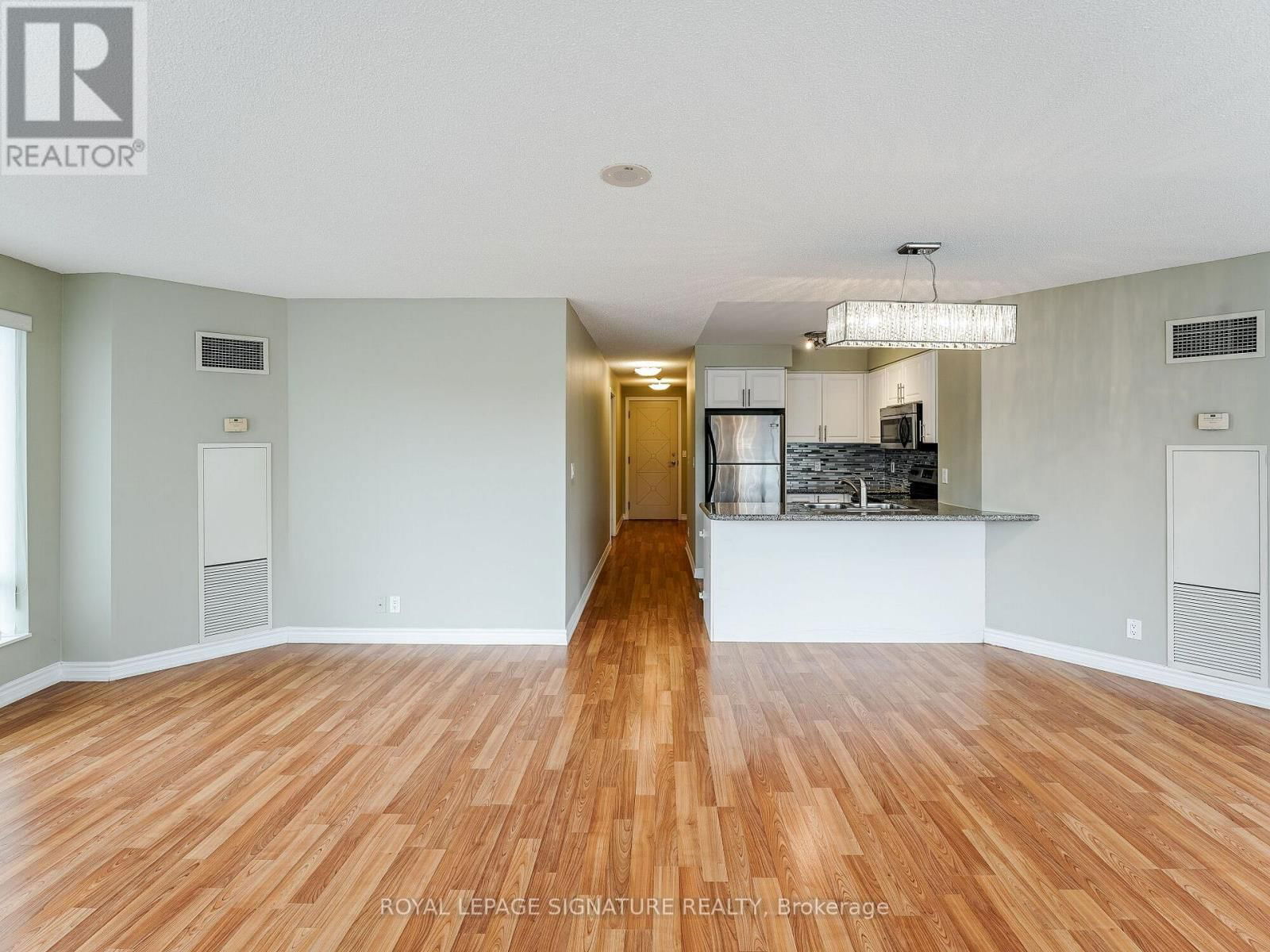 201 - 18 HARDING BOULEVARD Image 22