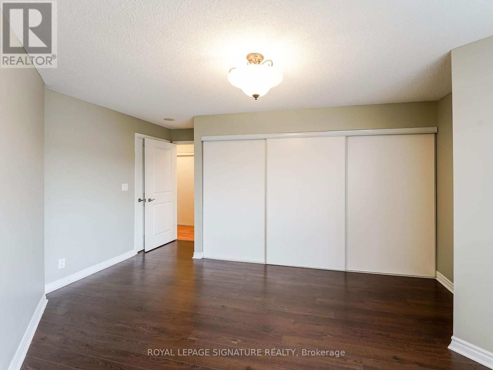 201 - 18 HARDING BOULEVARD Image 30