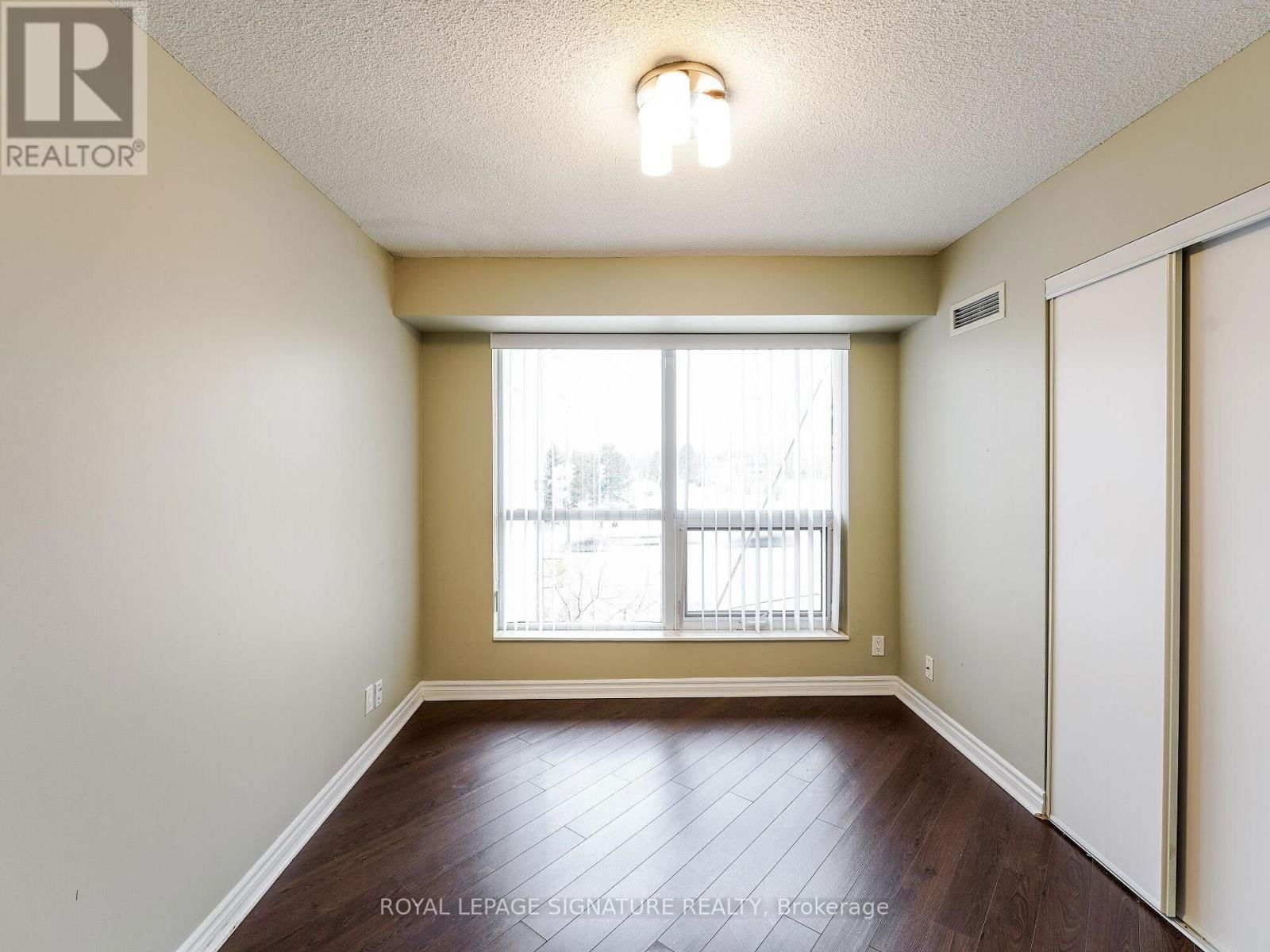 201 - 18 HARDING BOULEVARD Image 35