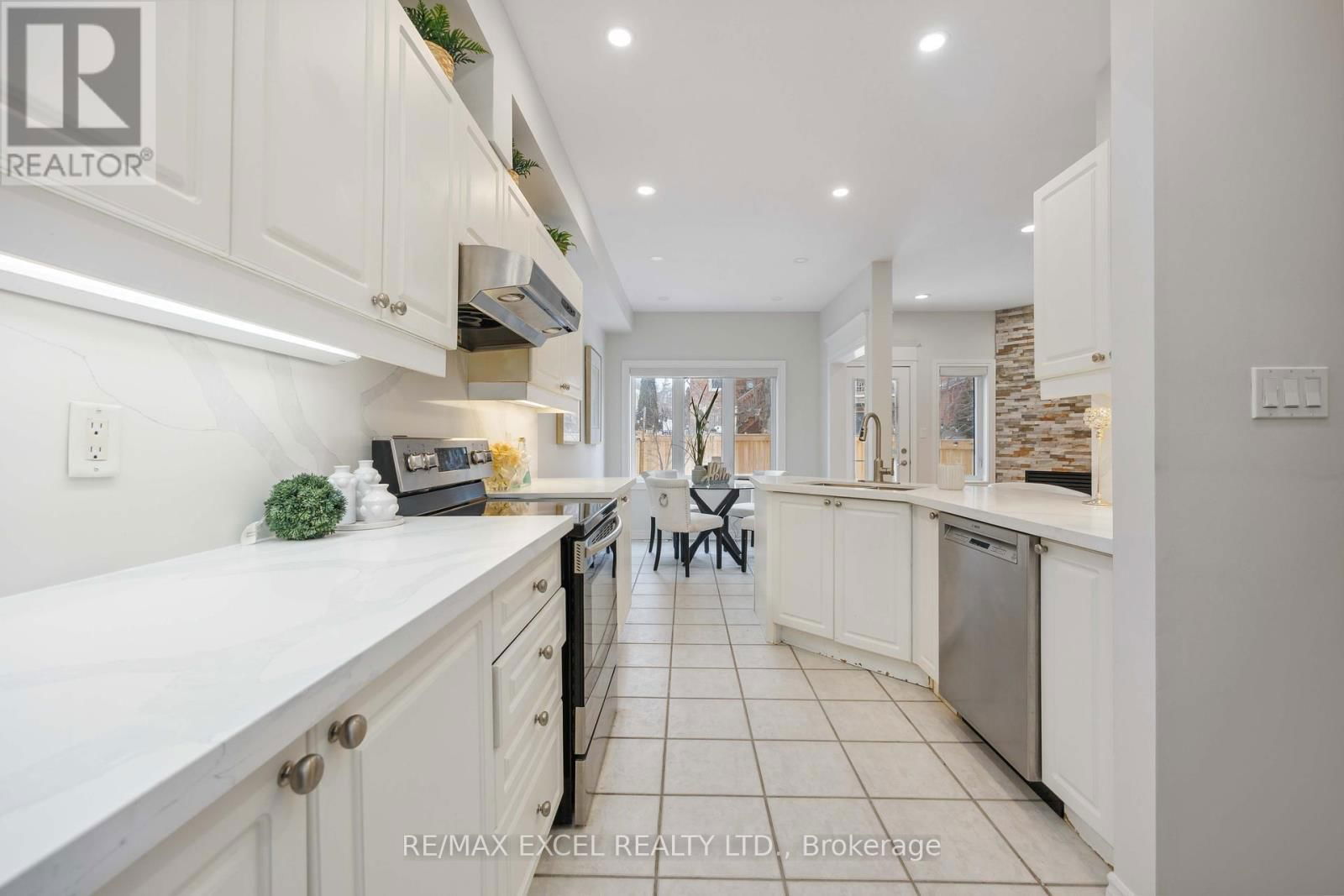 66 - 255 SHAFTSBURY AVENUE Image 18
