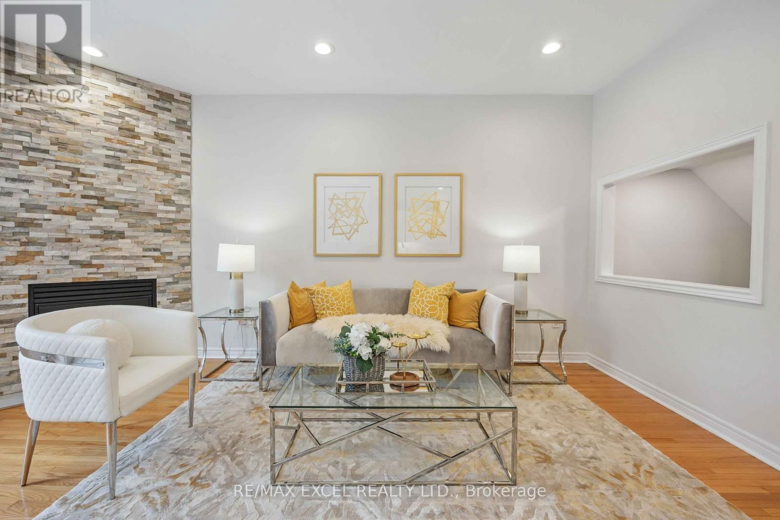 66 - 255 SHAFTSBURY AVENUE Image 2