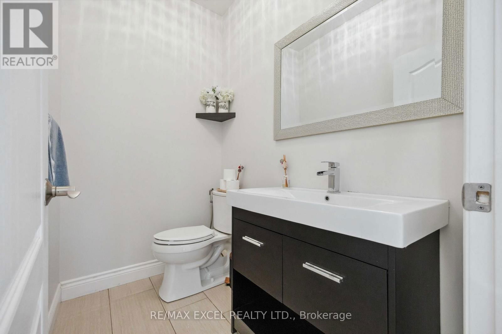 66 - 255 SHAFTSBURY AVENUE Image 28
