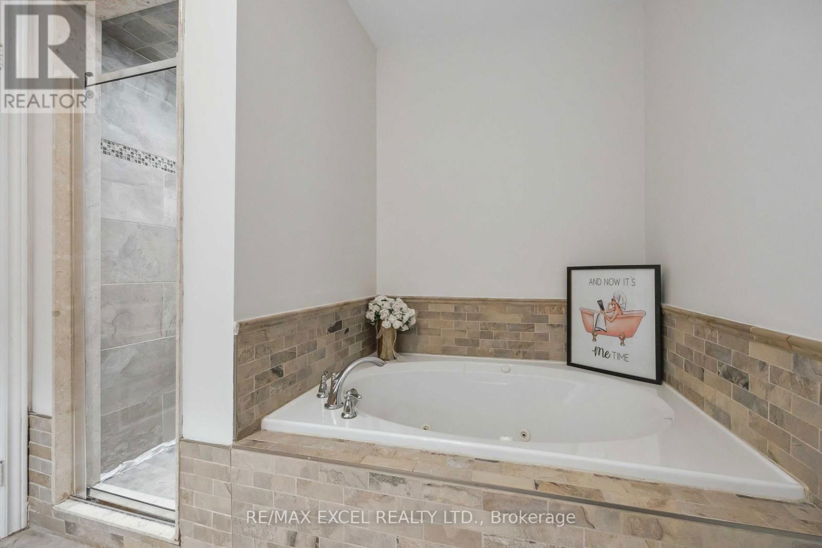 66 - 255 SHAFTSBURY AVENUE Image 39