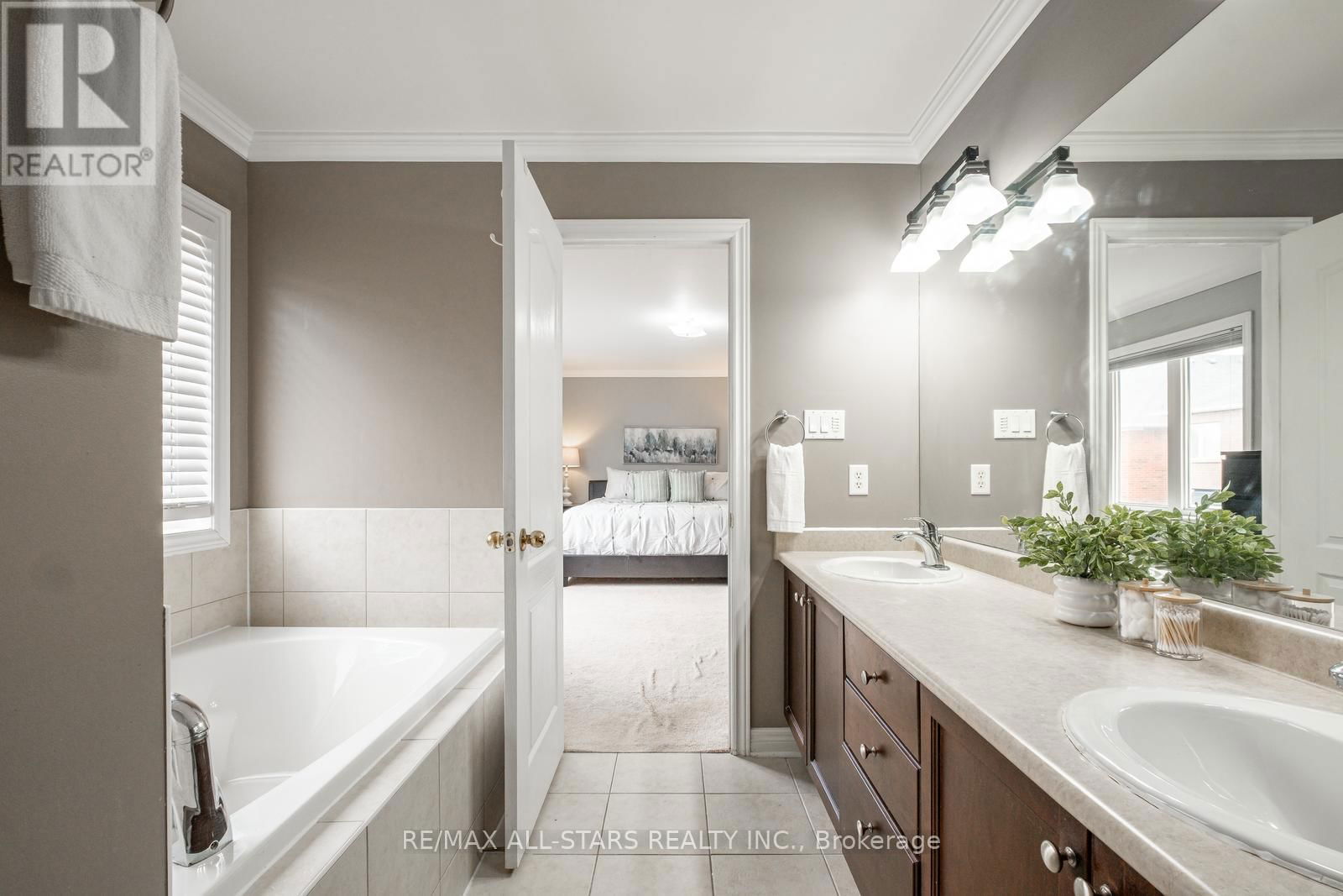 43 HORSEDREAMER LANE Image 30