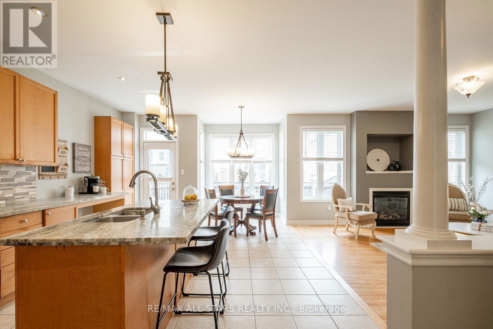 43 HORSEDREAMER LANE Image 9