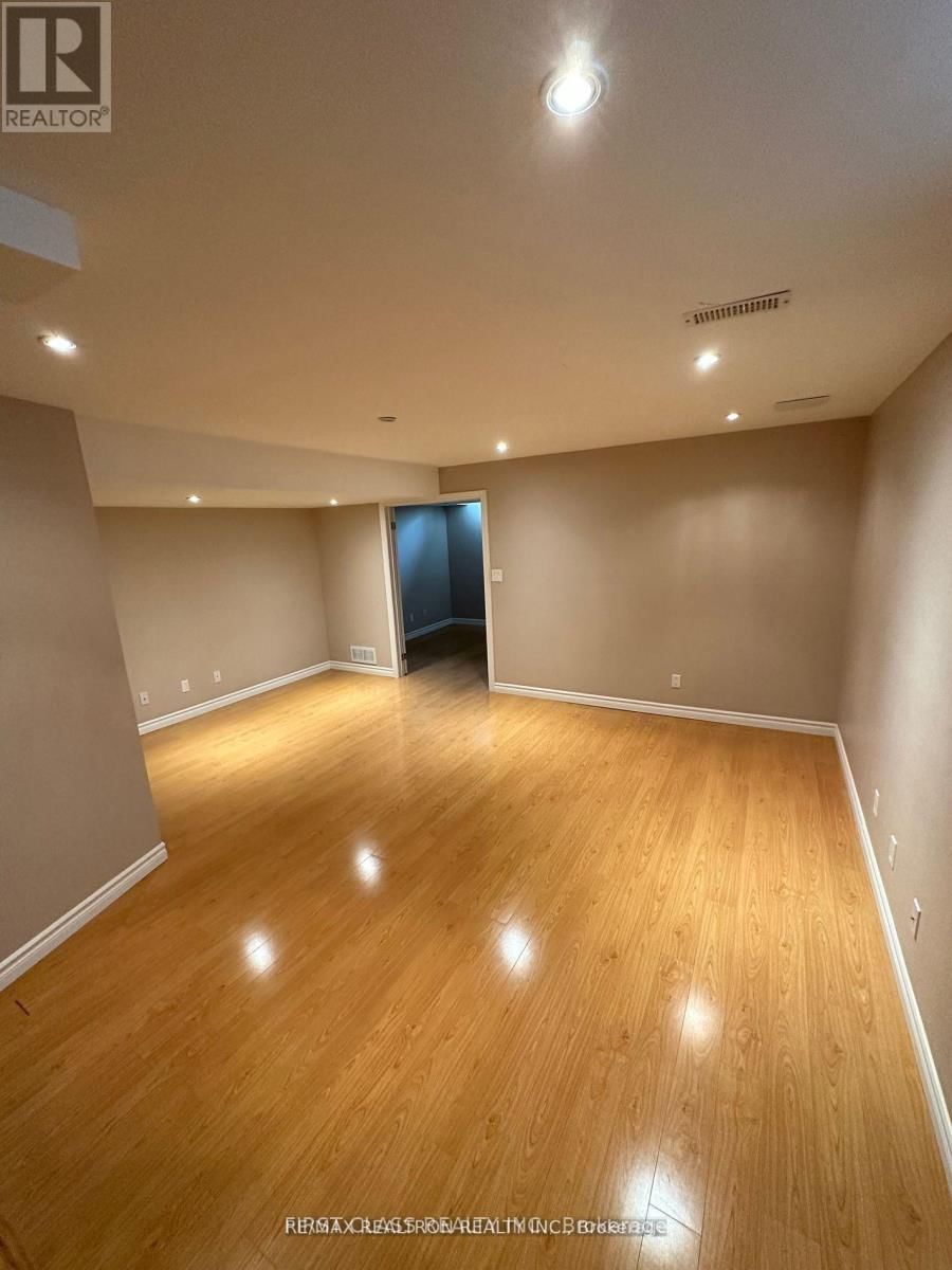 7 ALMEJO AVENUE Image 11