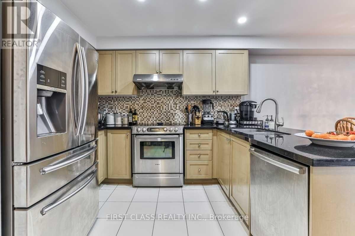 7 ALMEJO AVENUE Image 3