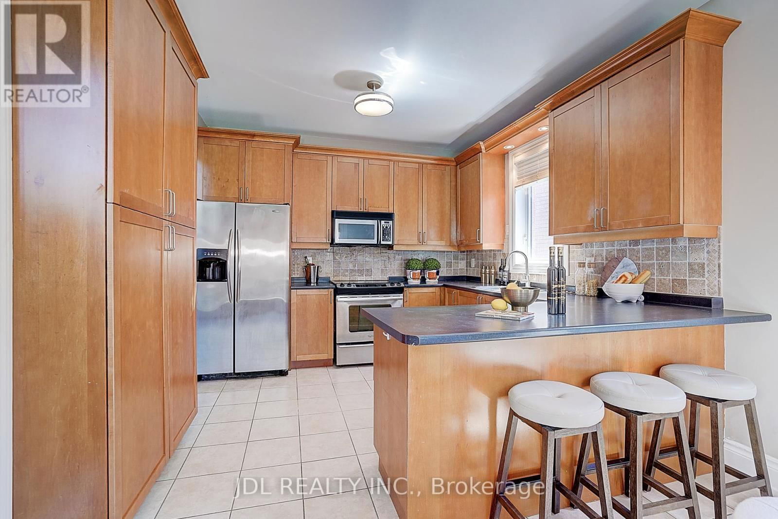 28 EMERY HILL BOULEVARD Image 22