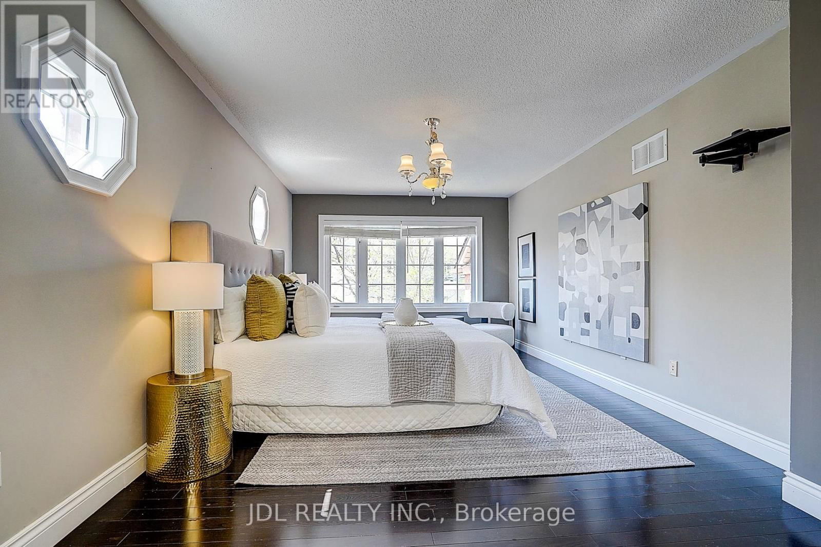 28 EMERY HILL BOULEVARD Image 30