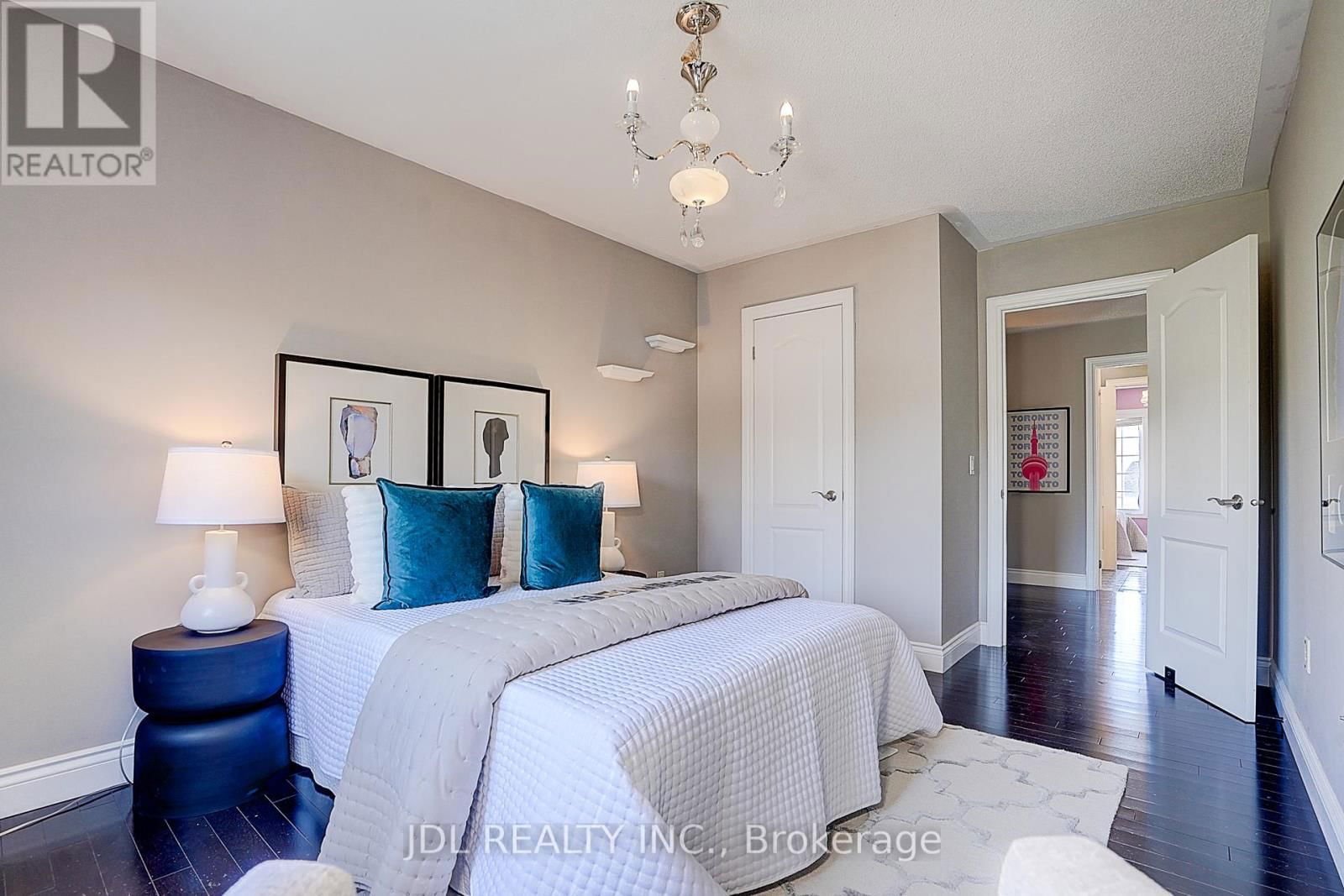 28 EMERY HILL BOULEVARD Image 33
