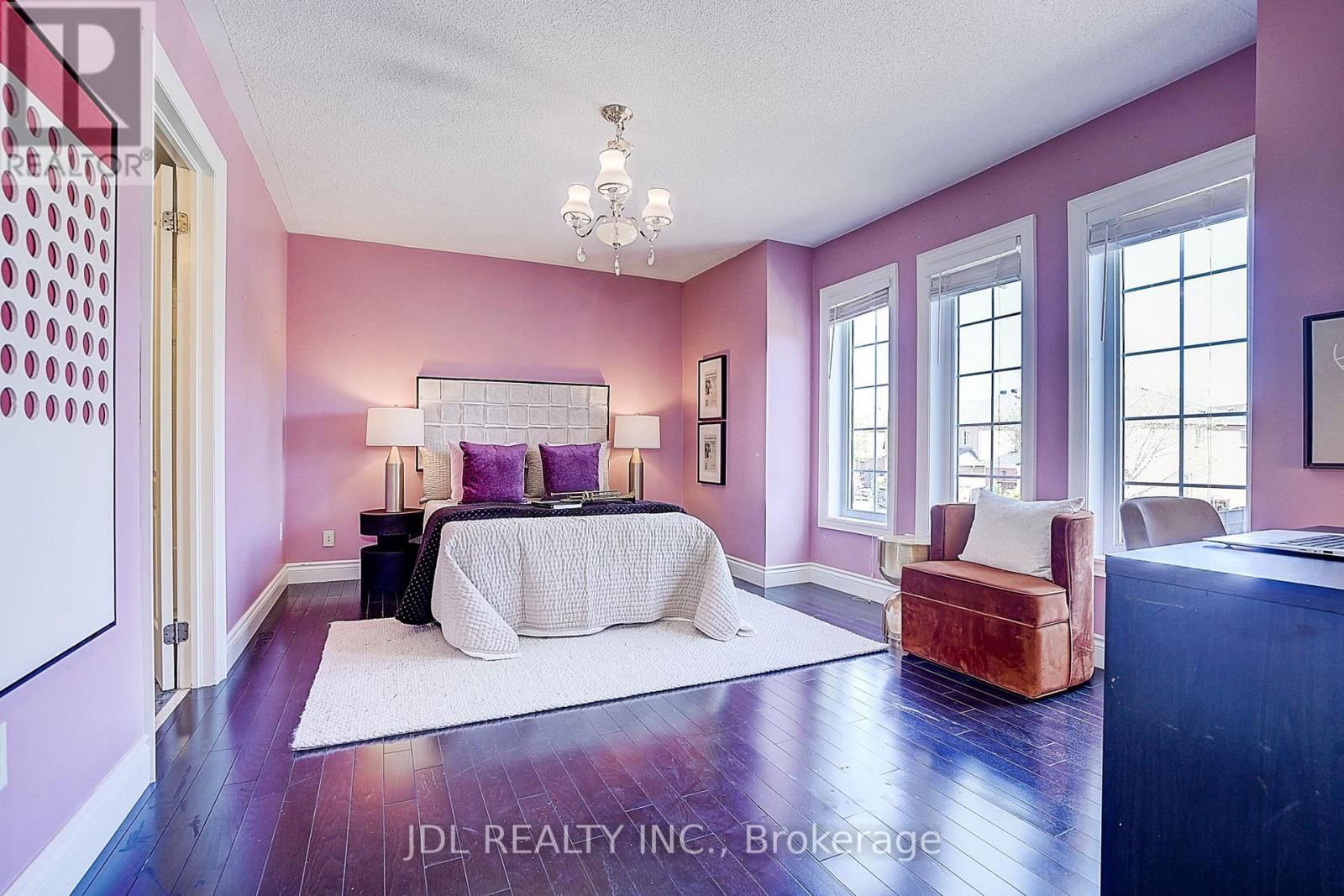 28 EMERY HILL BOULEVARD Image 36
