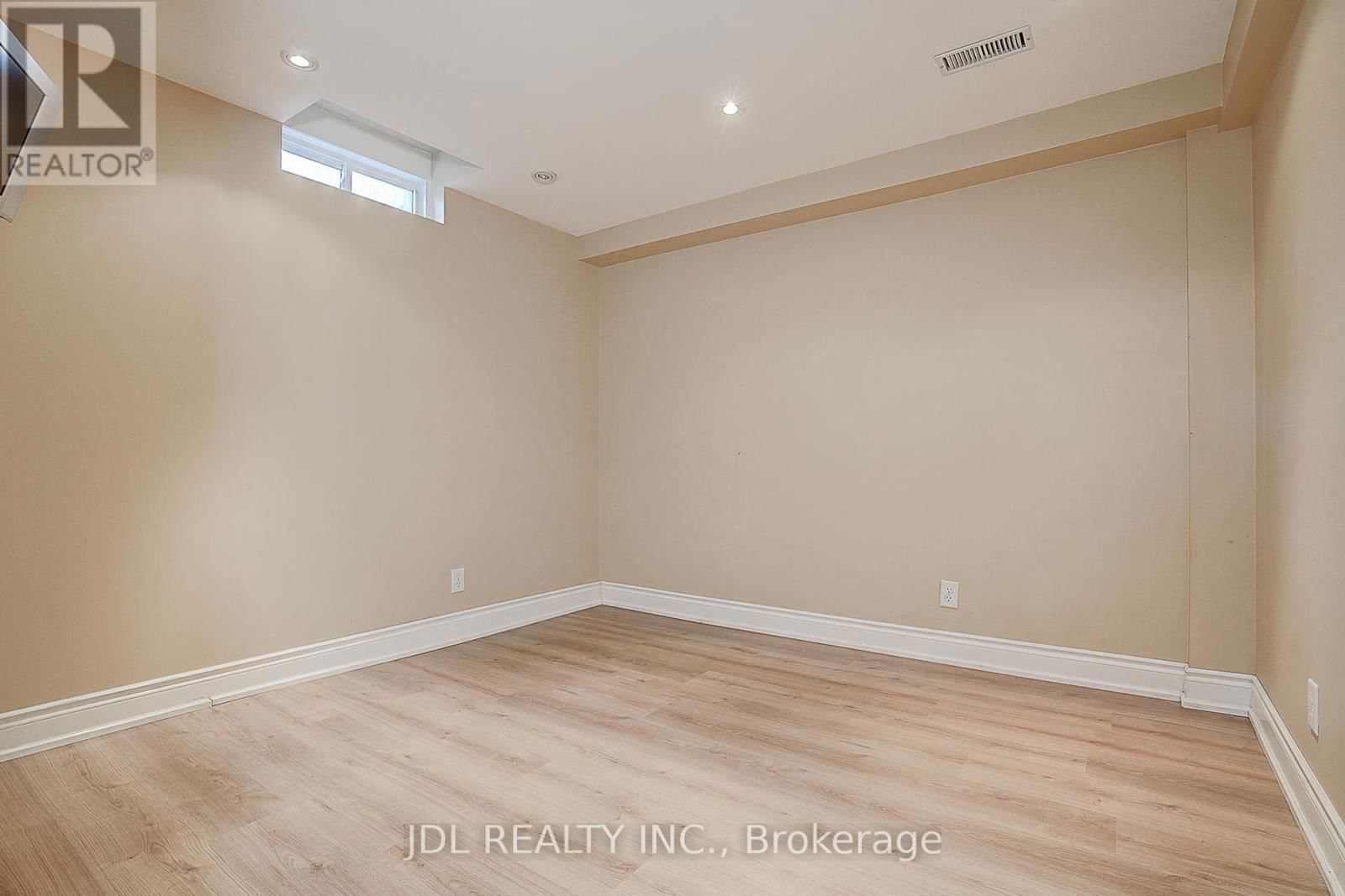 28 EMERY HILL BOULEVARD Image 45