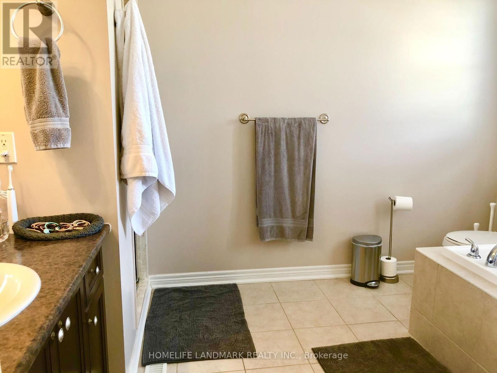 10683 WOODBINE AVENUE Image 13