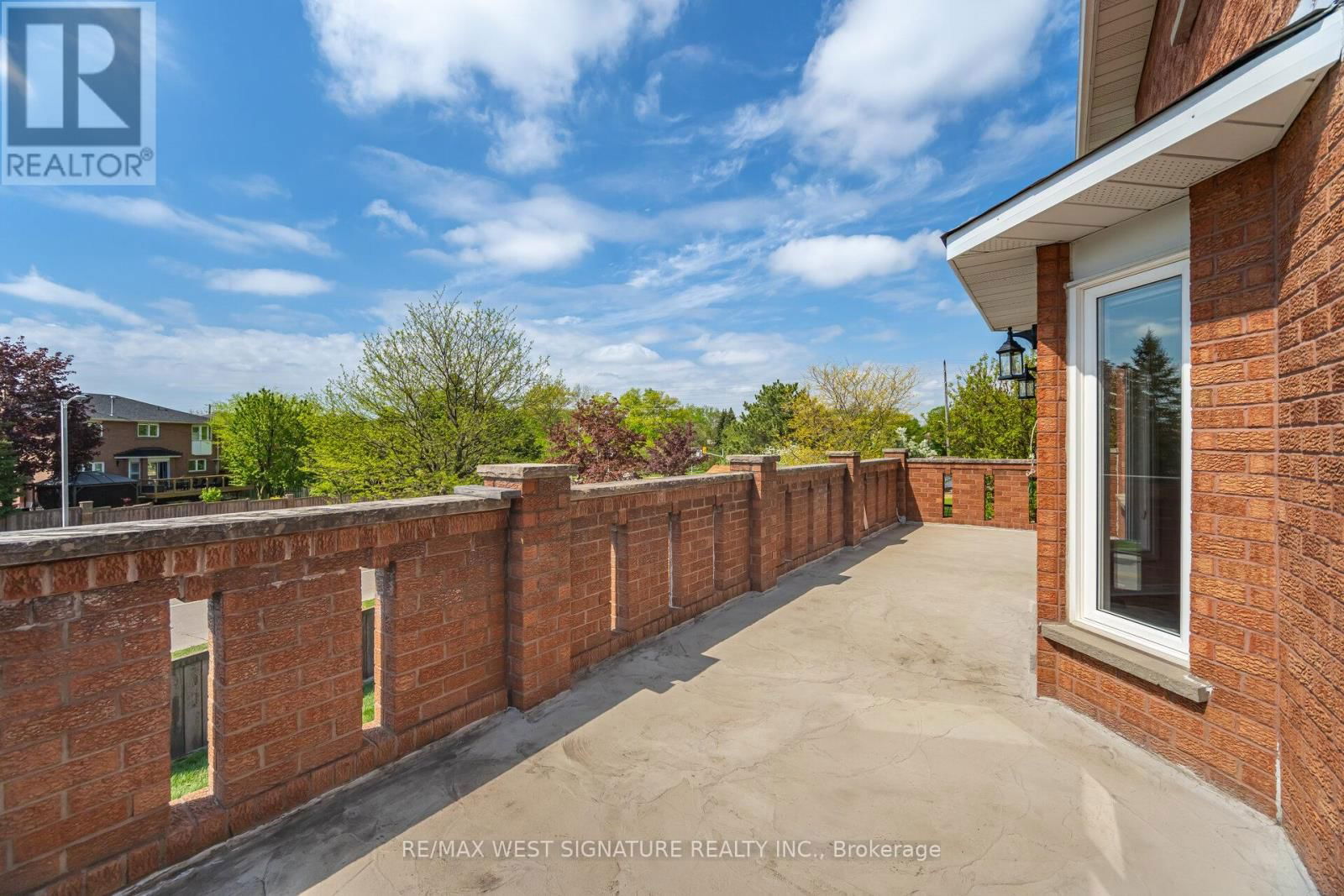 143 VINEYARD COURT Image 12