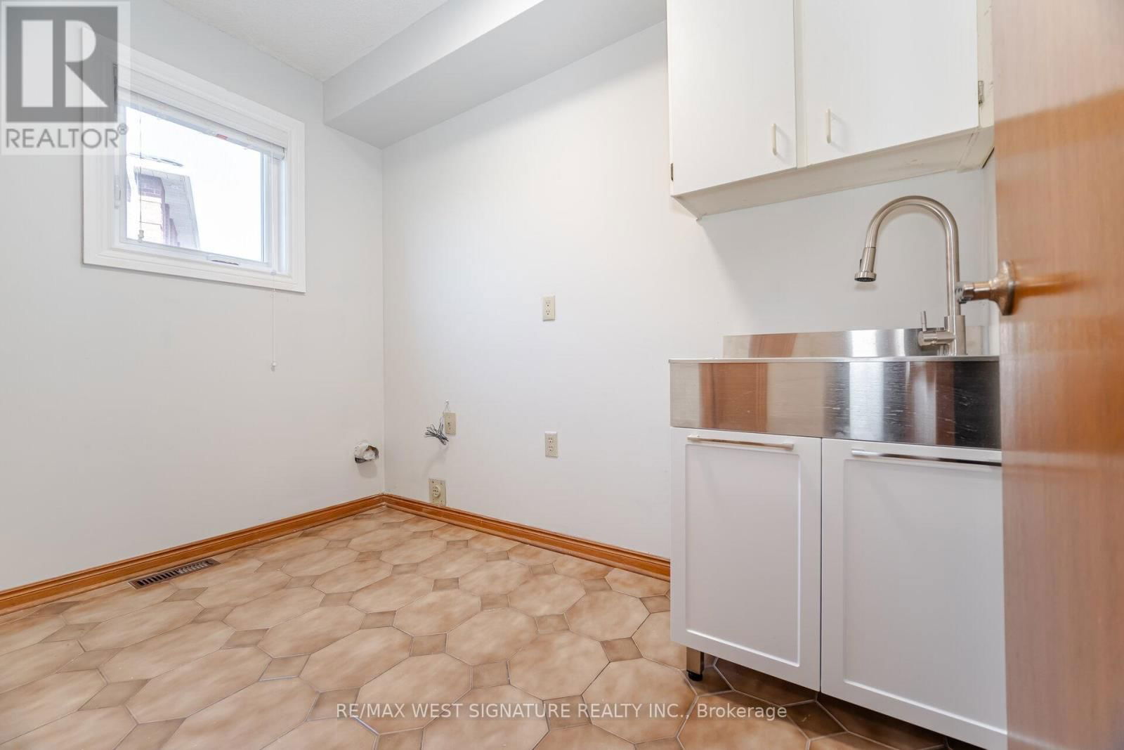 143 VINEYARD COURT Image 16