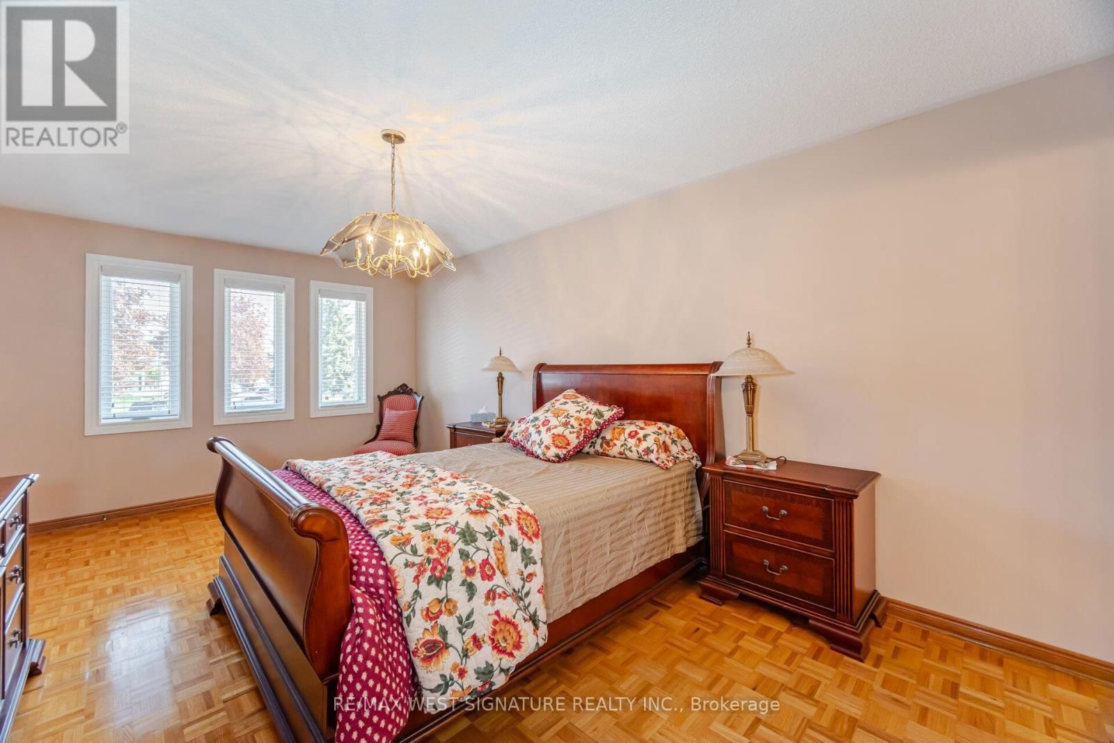 143 VINEYARD COURT Image 18