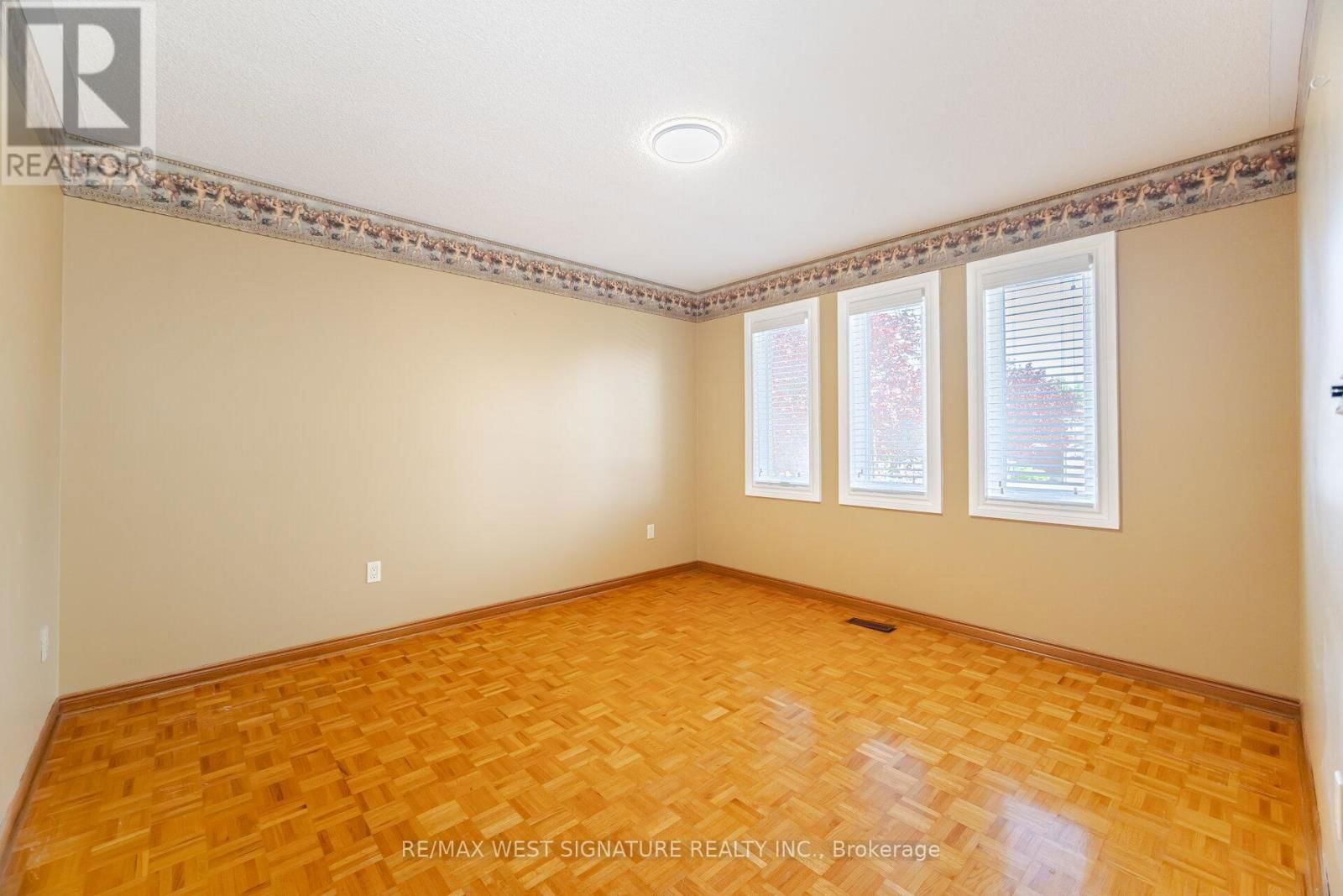 143 VINEYARD COURT Image 21