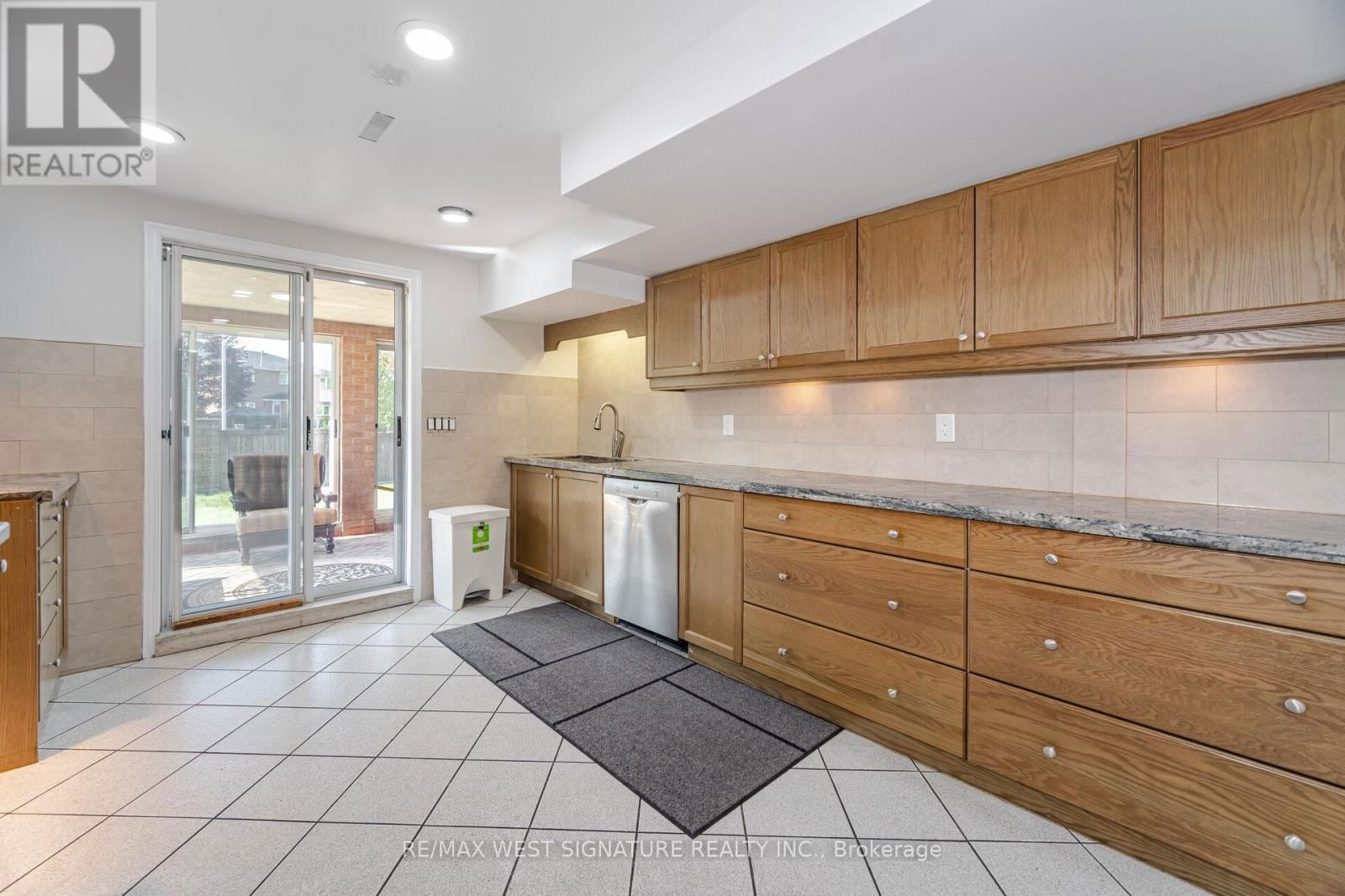143 VINEYARD COURT Image 29