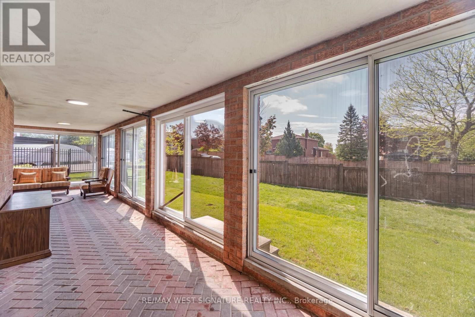 143 VINEYARD COURT Image 32