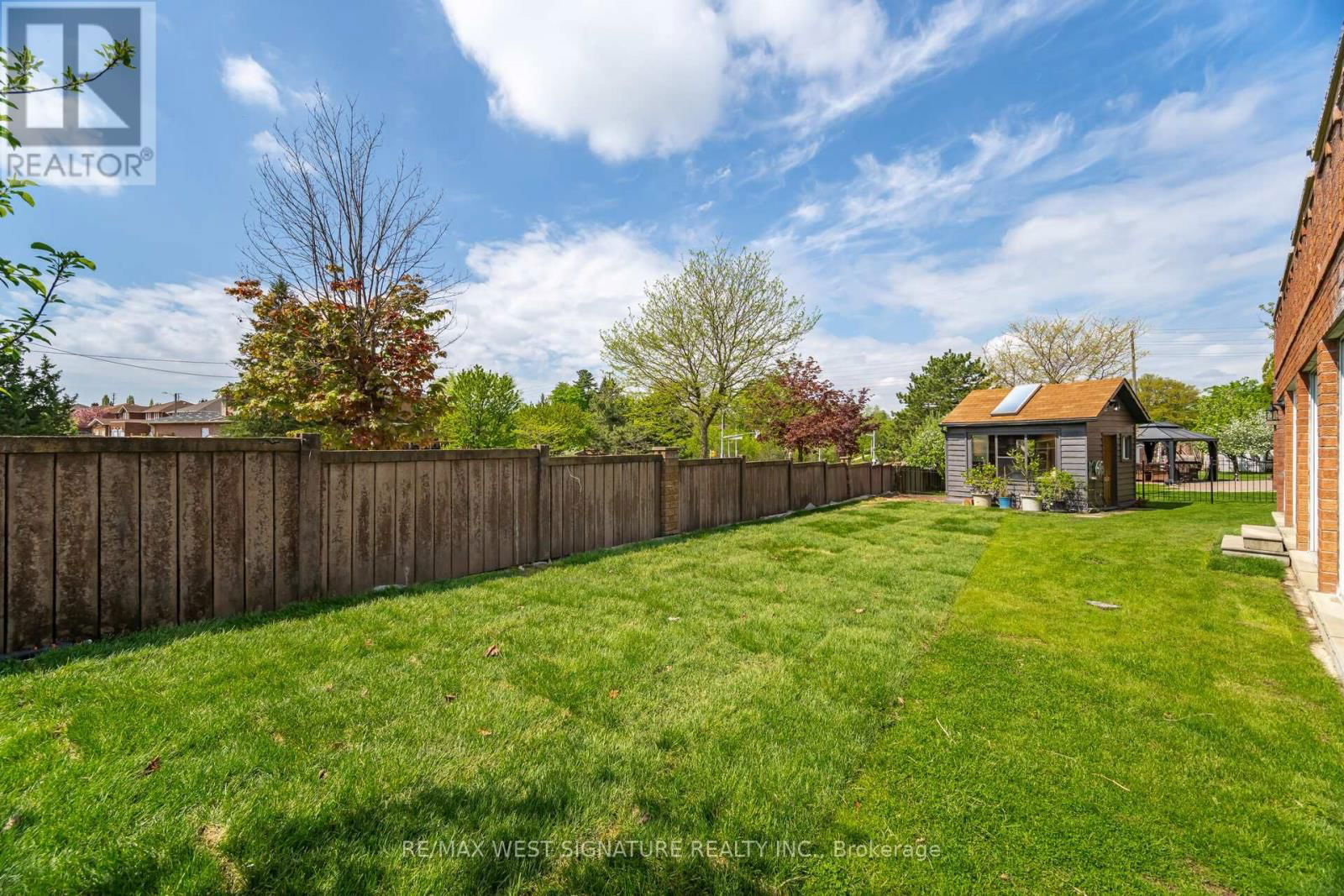 143 VINEYARD COURT Image 35