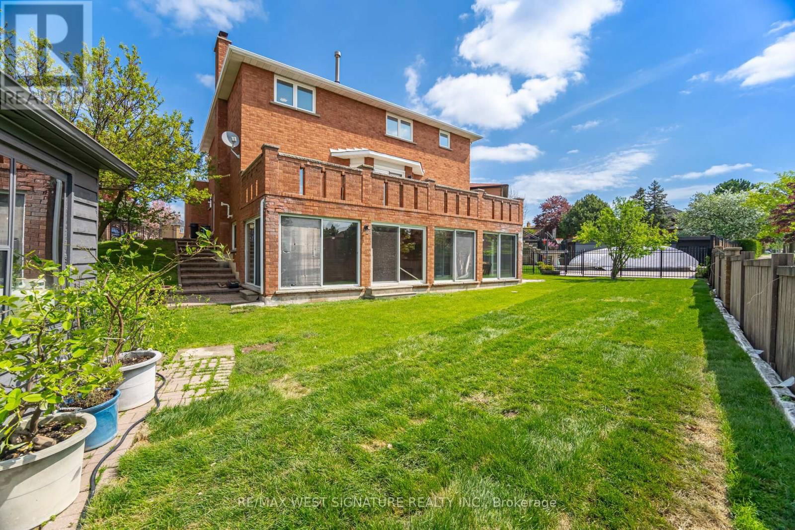 143 VINEYARD COURT Image 38