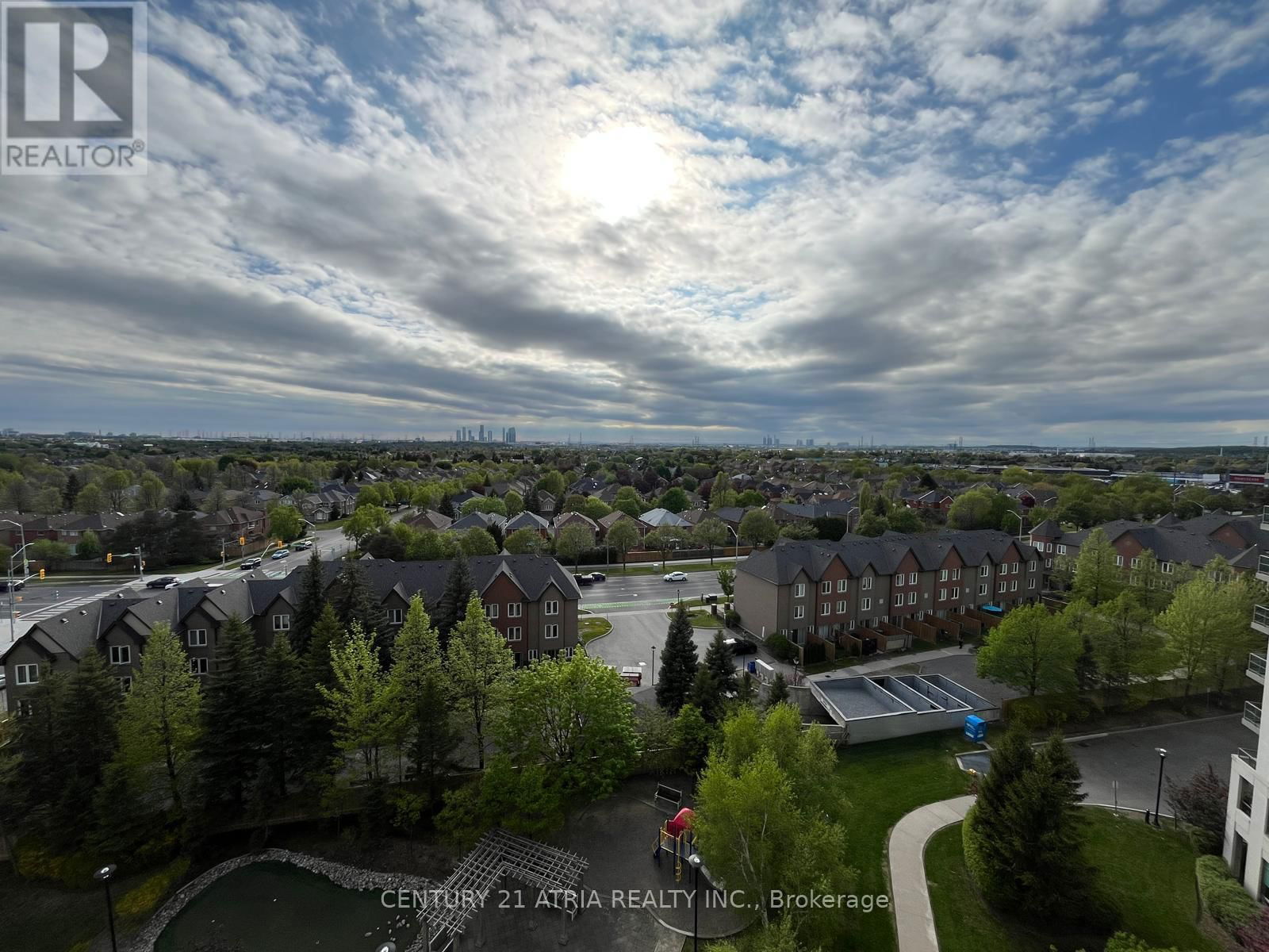 908 - 88 PROMENADE CIRCLE Image 13