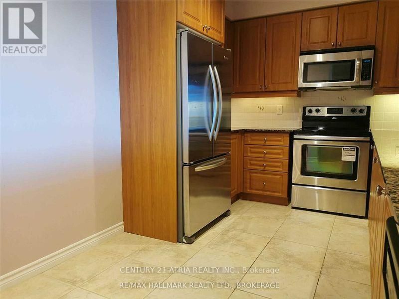 908 - 88 PROMENADE CIRCLE Image 6
