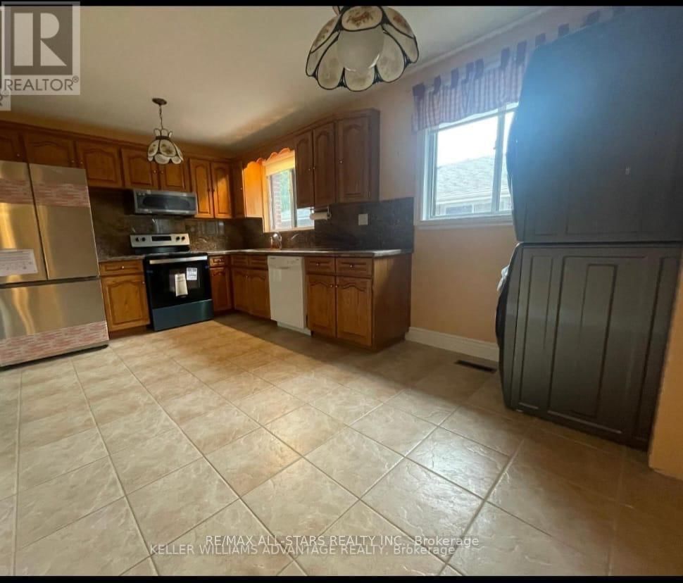 Main Floor - 272 STOUFFER STREET Image 6