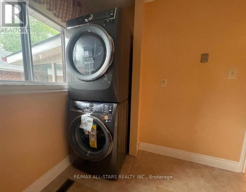 Main Floor - 272 STOUFFER STREET Image 7