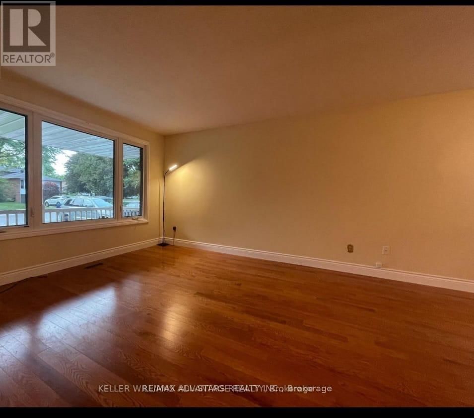 Main Floor - 272 STOUFFER STREET Image 8