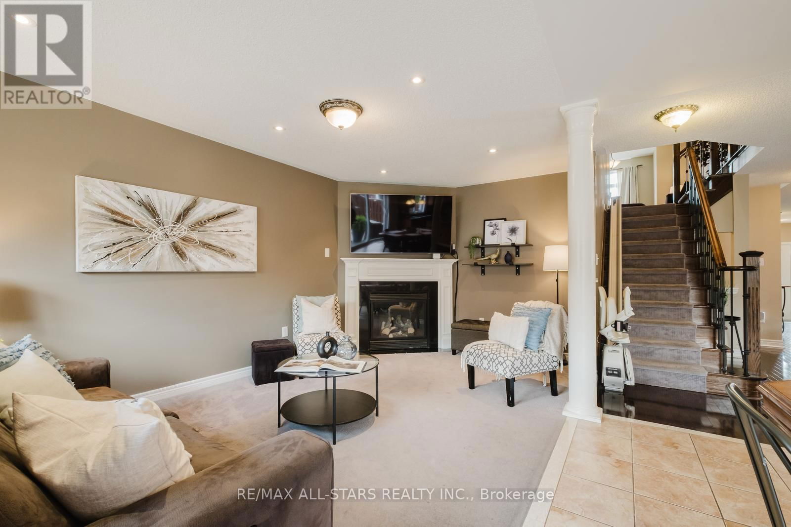 3 RICHARD COULSON CRESCENT Image 12