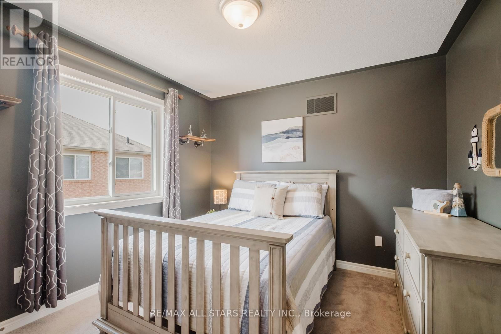 3 RICHARD COULSON CRESCENT Image 25