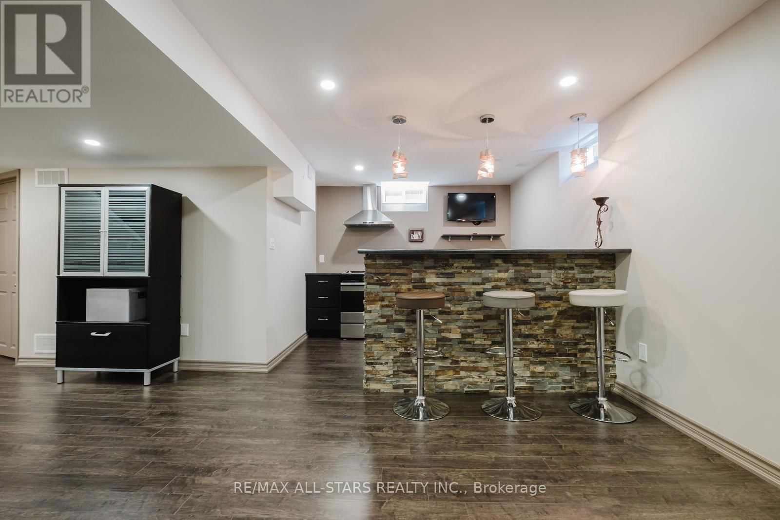 3 RICHARD COULSON CRESCENT Image 30