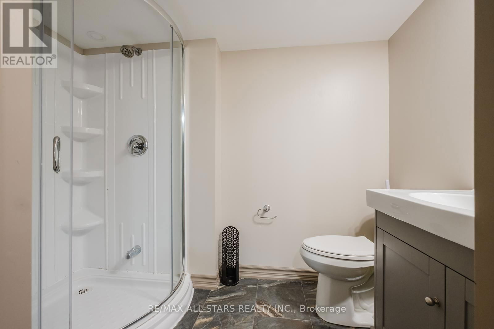 3 RICHARD COULSON CRESCENT Image 32