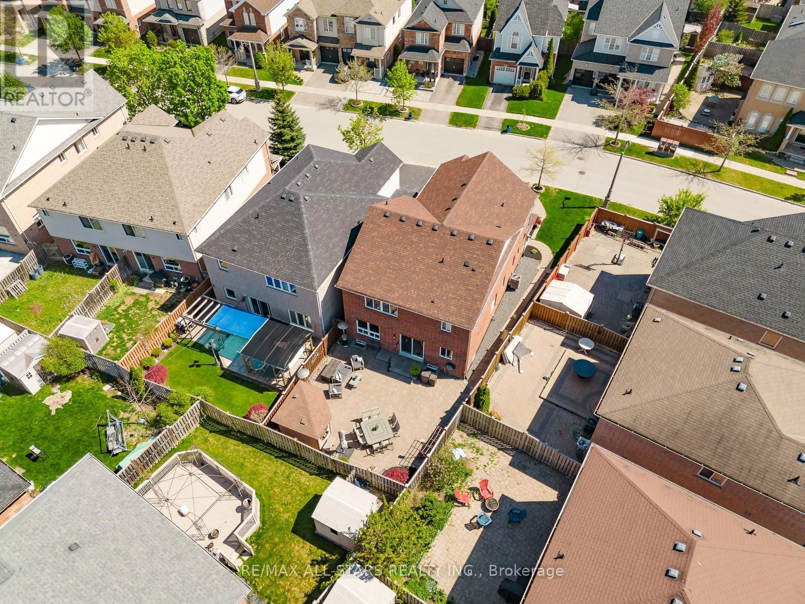 3 RICHARD COULSON CRESCENT Image 38
