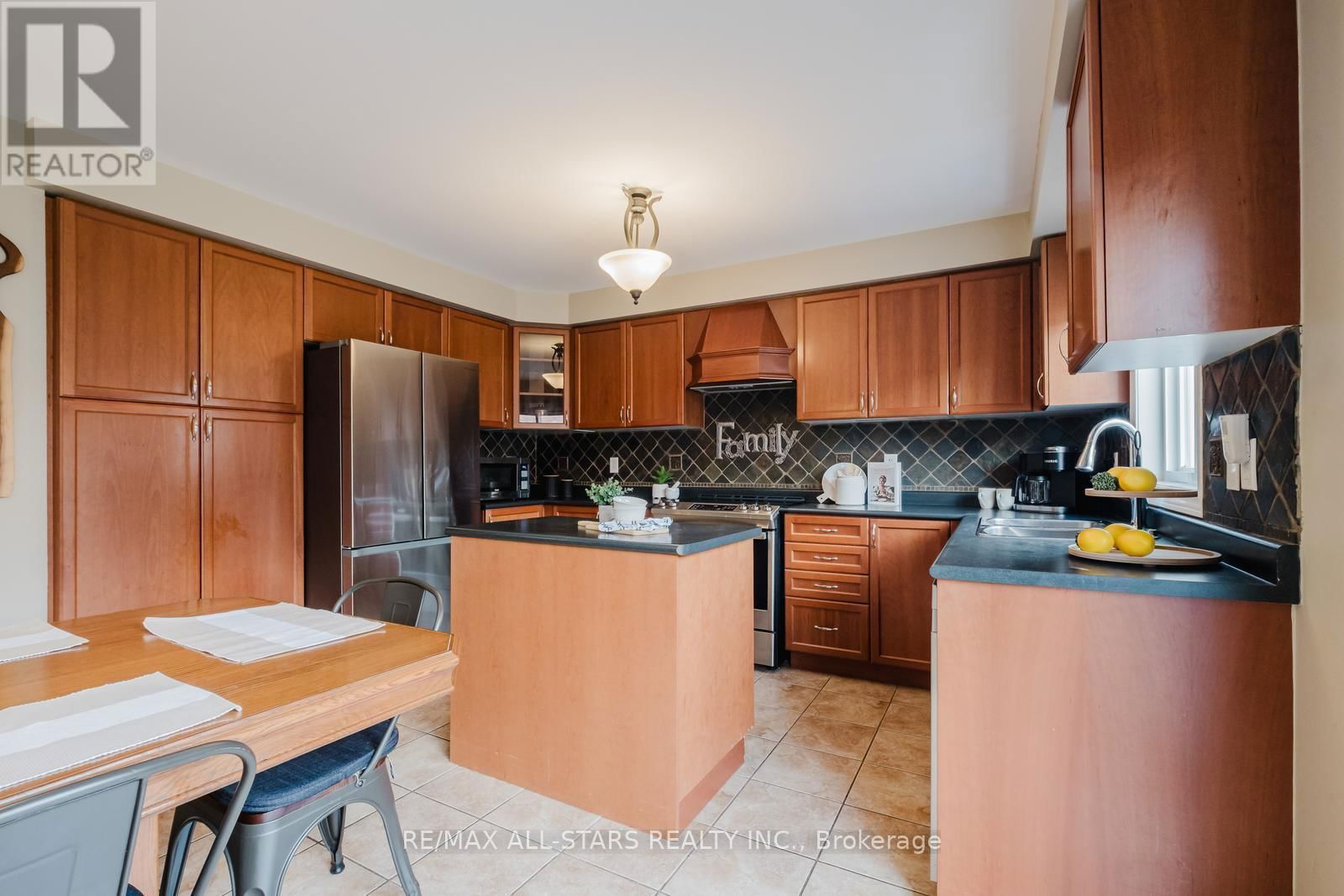 3 RICHARD COULSON CRESCENT Image 8