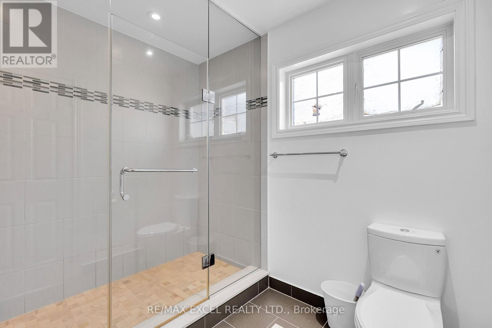 16 - 23 ST MORITZ WAY Image 14