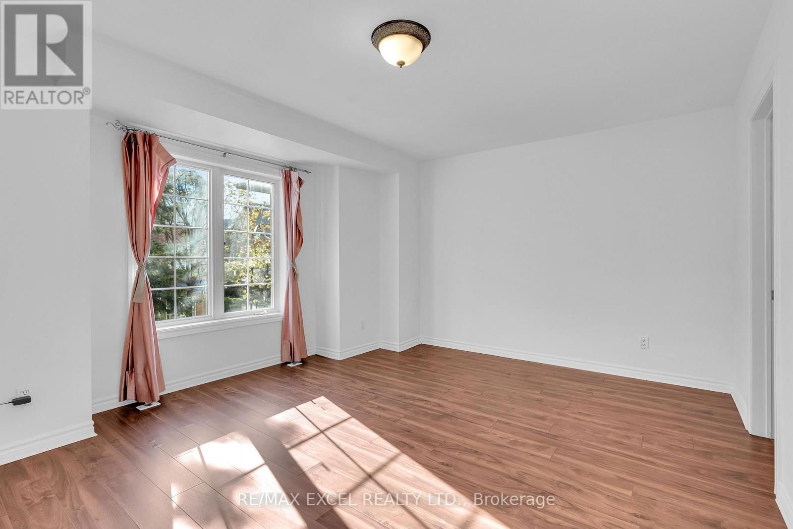 16 - 23 ST MORITZ WAY Image 16