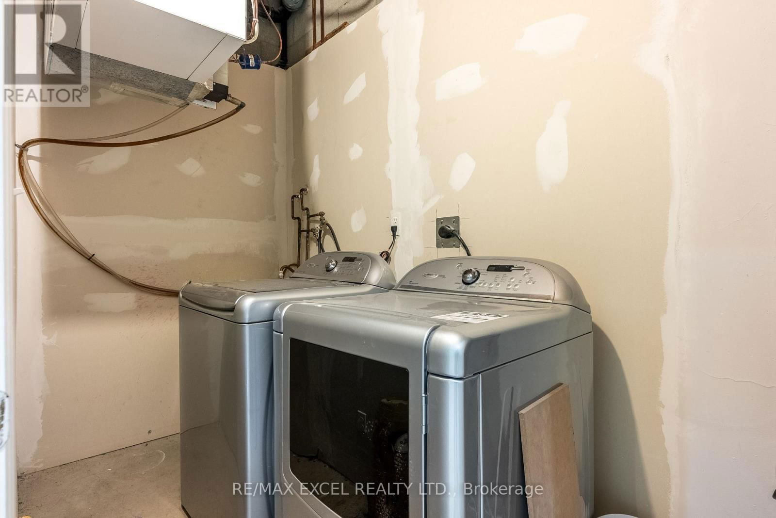 16 - 23 ST MORITZ WAY Image 30