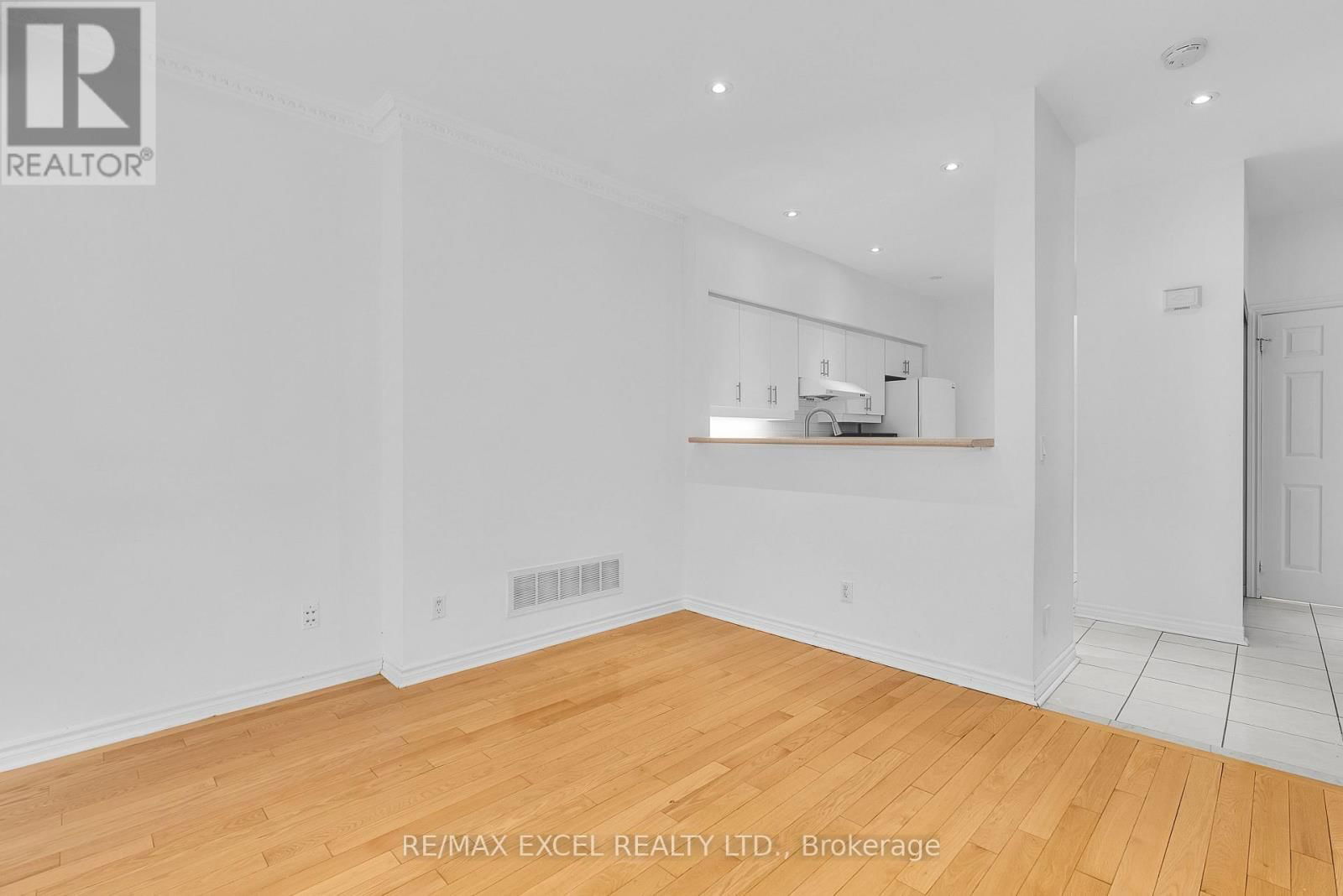 16 - 23 ST MORITZ WAY Image 5
