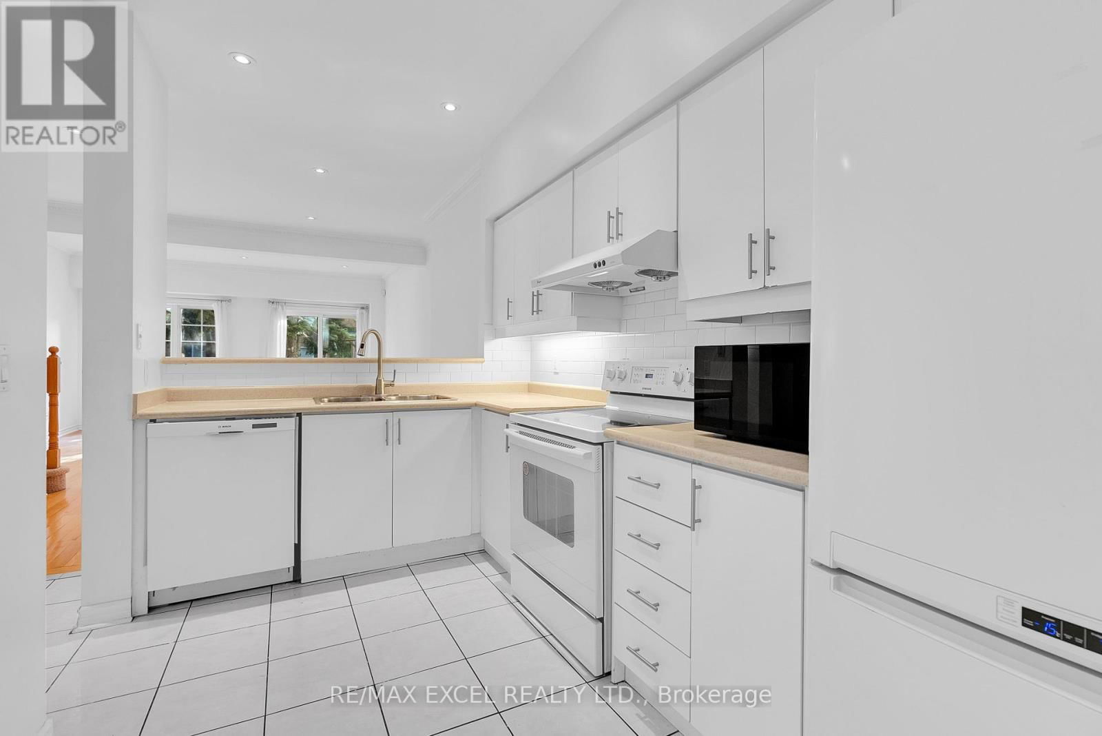 16 - 23 ST MORITZ WAY Image 7