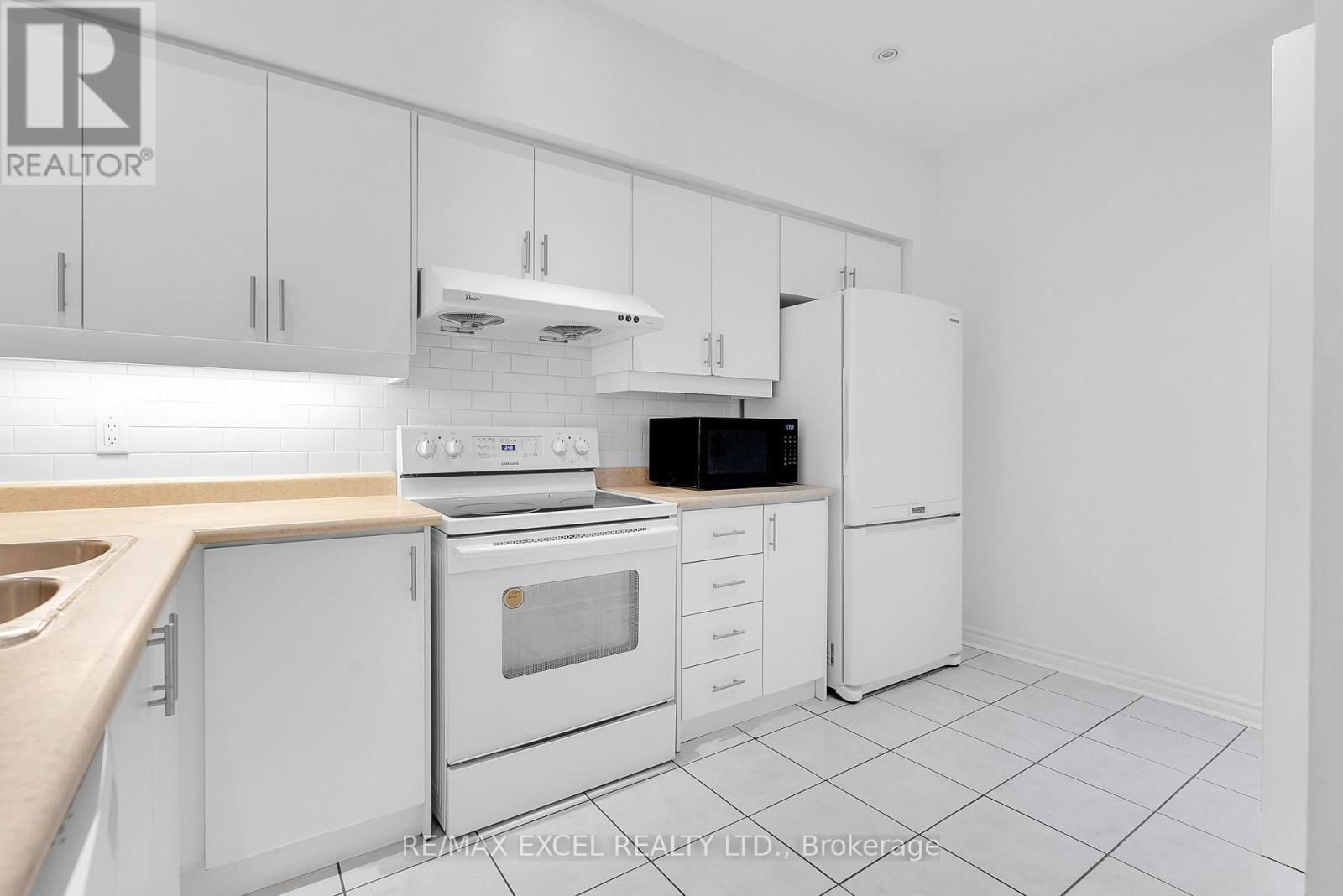 16 - 23 ST MORITZ WAY Image 8