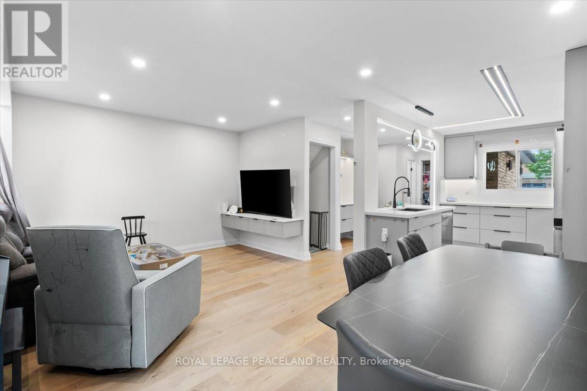 92 LUND STREET Image 10