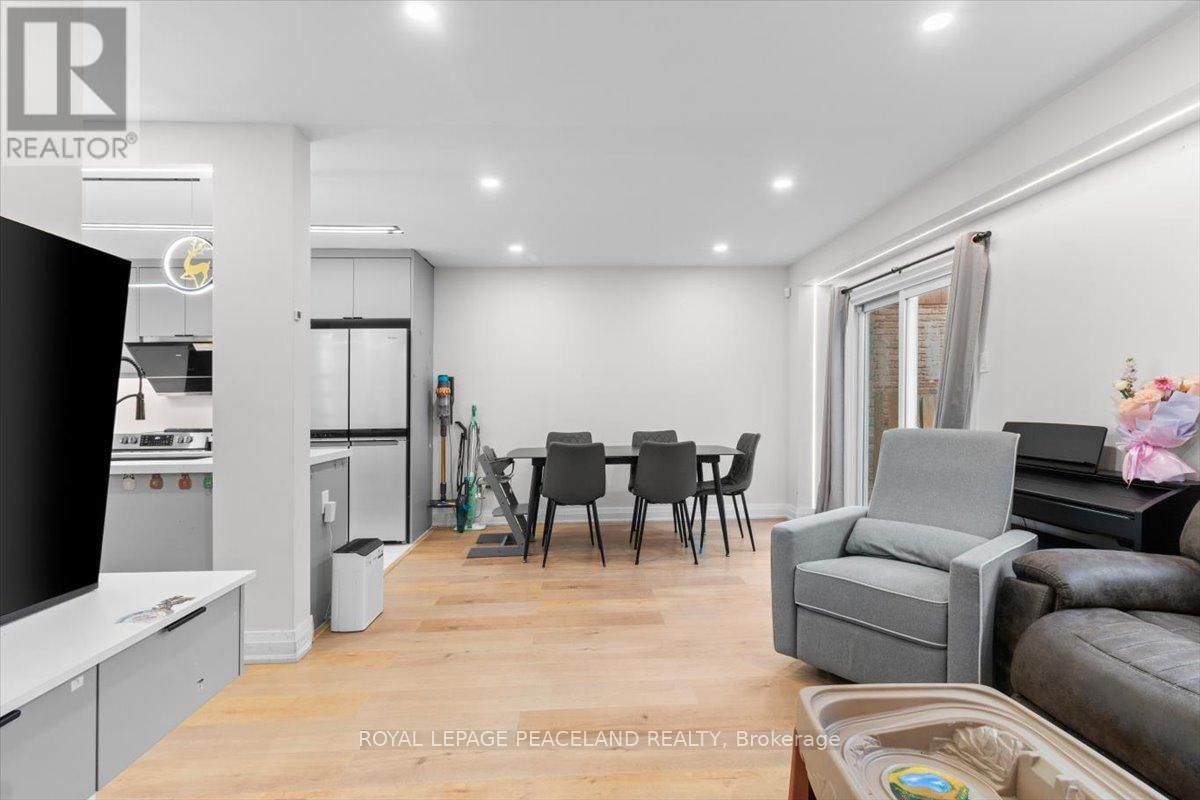 92 LUND STREET Image 11