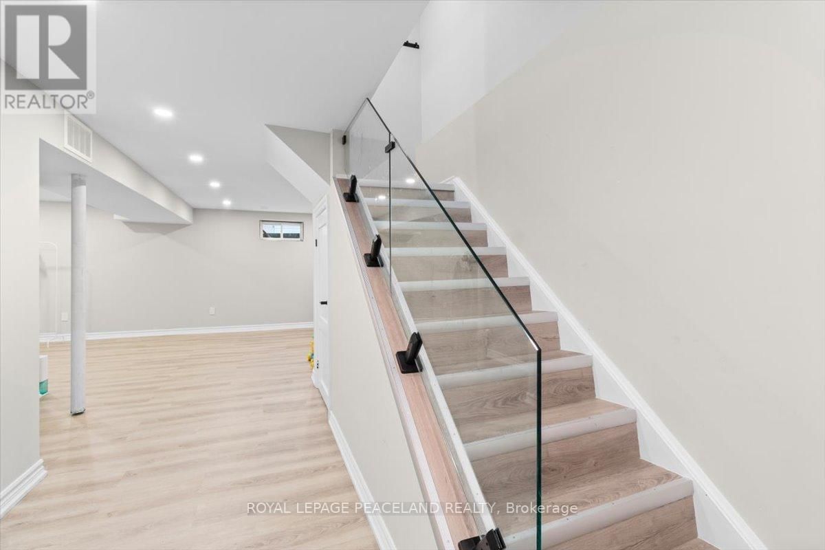 92 LUND STREET Image 23
