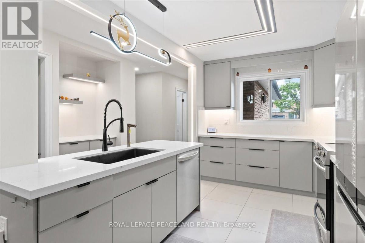 92 LUND STREET Image 3